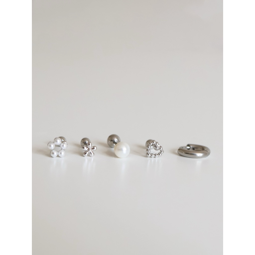 A.piece จิวแสตนเลส [stainless steel] Pearl flower piercing (ราคา/ 1 ข้าง)