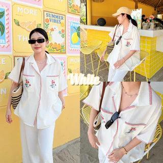 SUNKISSED SHIRT เสื้อเชิ้ตผู้หญิงโอเวอร์ไซส์แขนสั้น ปักลายกระเป๋า เสื้อเชิ้ตเกาหลี เสื้อคลุมผู้หญิง ผ้านุ่มใส่สบาย