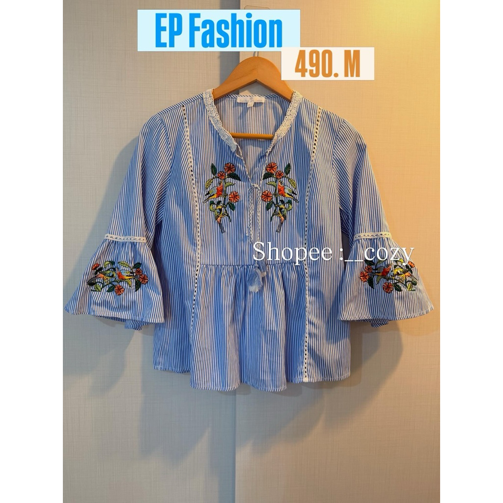 EP Fashion (2nd) : M Top เสื้อแขนศอก ลายทางสีขาวฟ้า ปักฉลุแต่งลูกไม้ โทนฟ้า