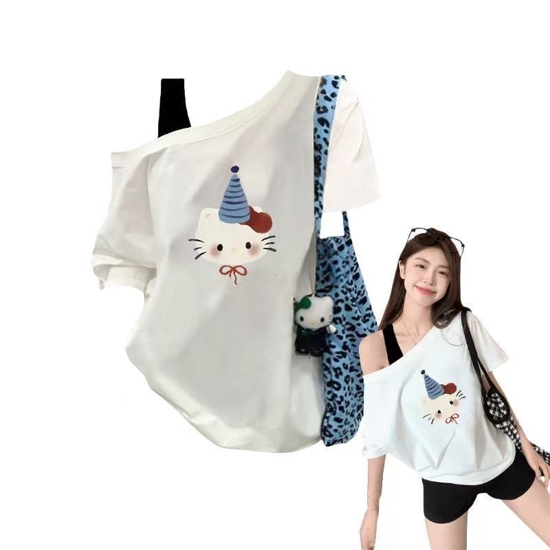 จัดส่งภายใน24ชั่วโมง｜เสื้อยืดคอเอียง｜สายไหล่ออกแบบพิเศษ｜แขนสั้น｜ลายการ์ตูนน่ารัก｜ผ้าคอตตอนระบายอากาศ｜ทรงหลวมสบายM-XXXL