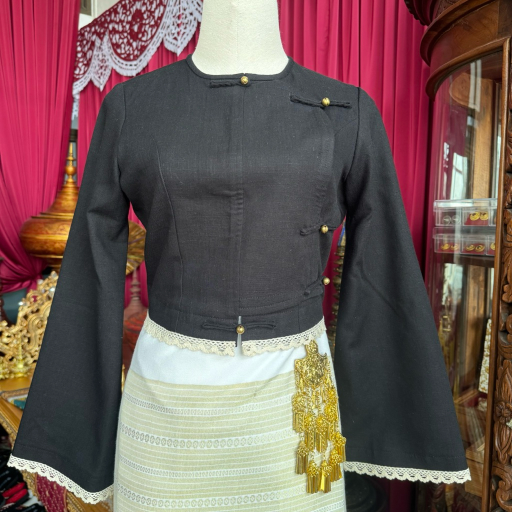 เสื้อป้ายไทใหญ่แต่งลูกไม้เเขนบาน