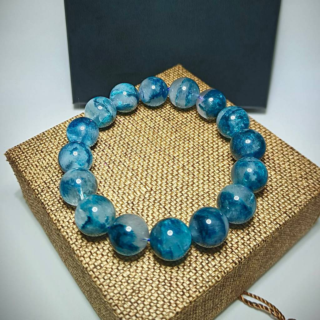สร้อยข้อมือหิน บลูเซริไซต์(Blue Sericite)"หินแห่งการดึงดูดความร่ำรวย"