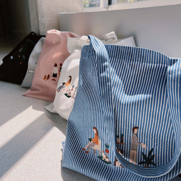 (ดูCODEที่หน้าร้านค้า) katji / พร้อมส่ง Tote bag กระเป๋าย่าม : ปักลาย