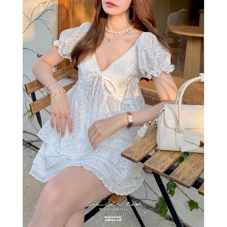 (aunaunn.official) Camilla top – เสื้อแขนตุ๊กตา คอวี ผ้าลูกไ…