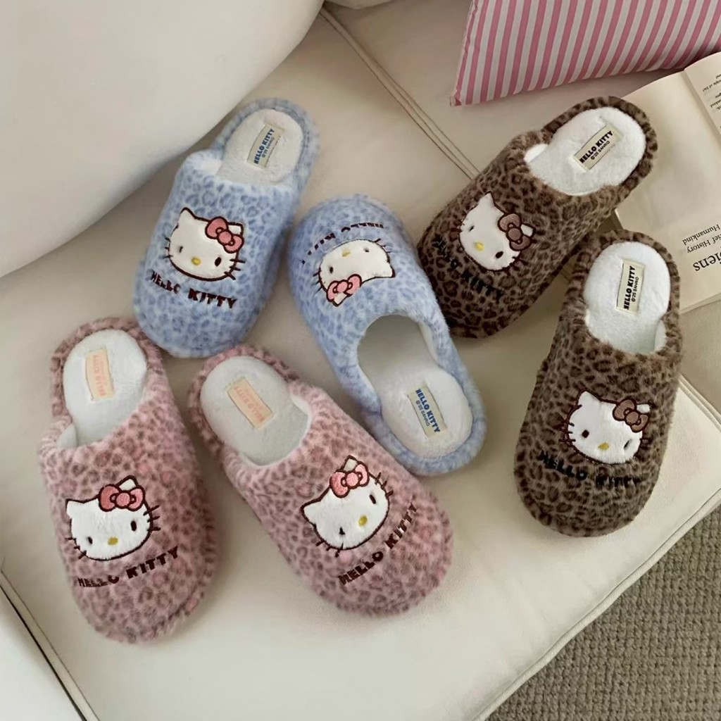 ส่งจากไทย🧸 Kitty Leopard Slippers รองเท้าสลิปเปอร์ ขนนุ่มคิตตี้ สวมใส่สบาย ลายเสือ น่ารัก รองเท้าใส่ในห้อง 49099