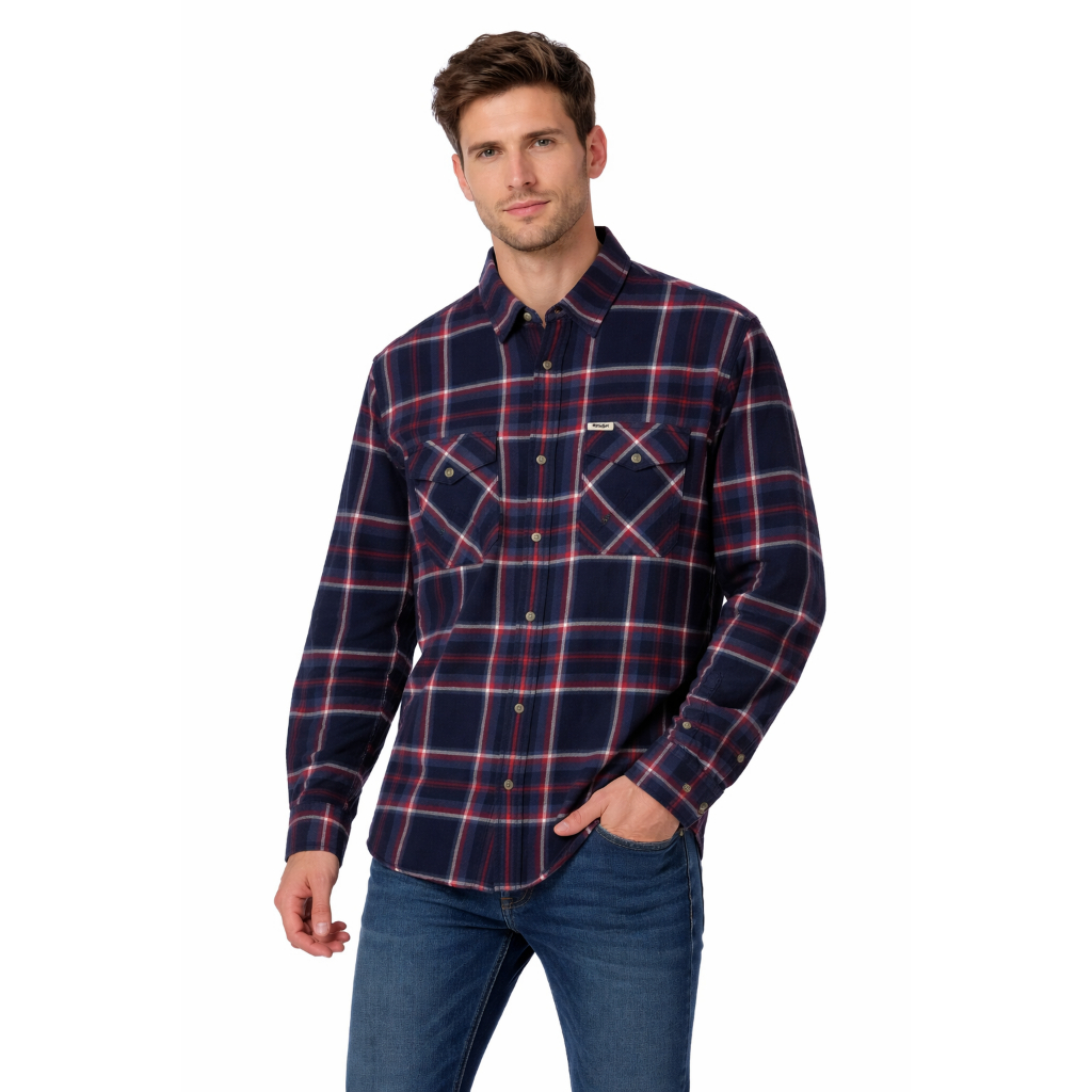 Wrangler เสื้อเชิ้ต ผู้ชาย ทรง Slim แขนยาว สีกรมท่า จากคอลเล็คชั่น Everyday with Wrangler