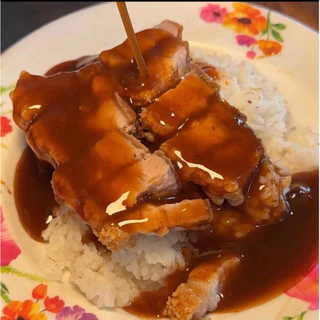 เซ็คสุดคุ้ม!! หมูกรอบพร้อมซอสแดงราด แบบไม่ต้องปรุงเพิ่ม (ร้านจ่านนท์)