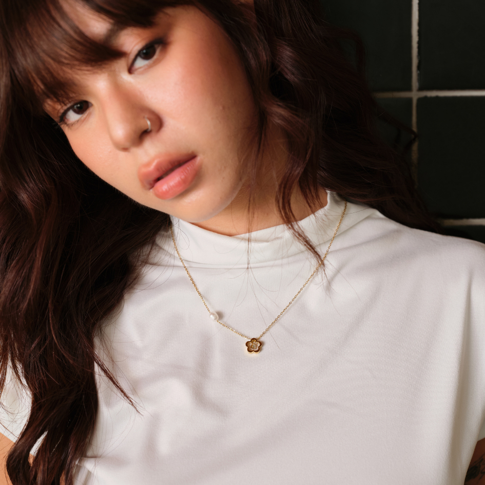 Bemet petal grace necklace สร้อยคอสแตนเลส