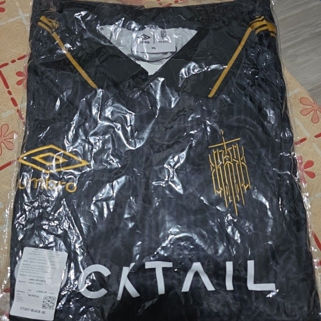 เสื้อ umbro x cocktail