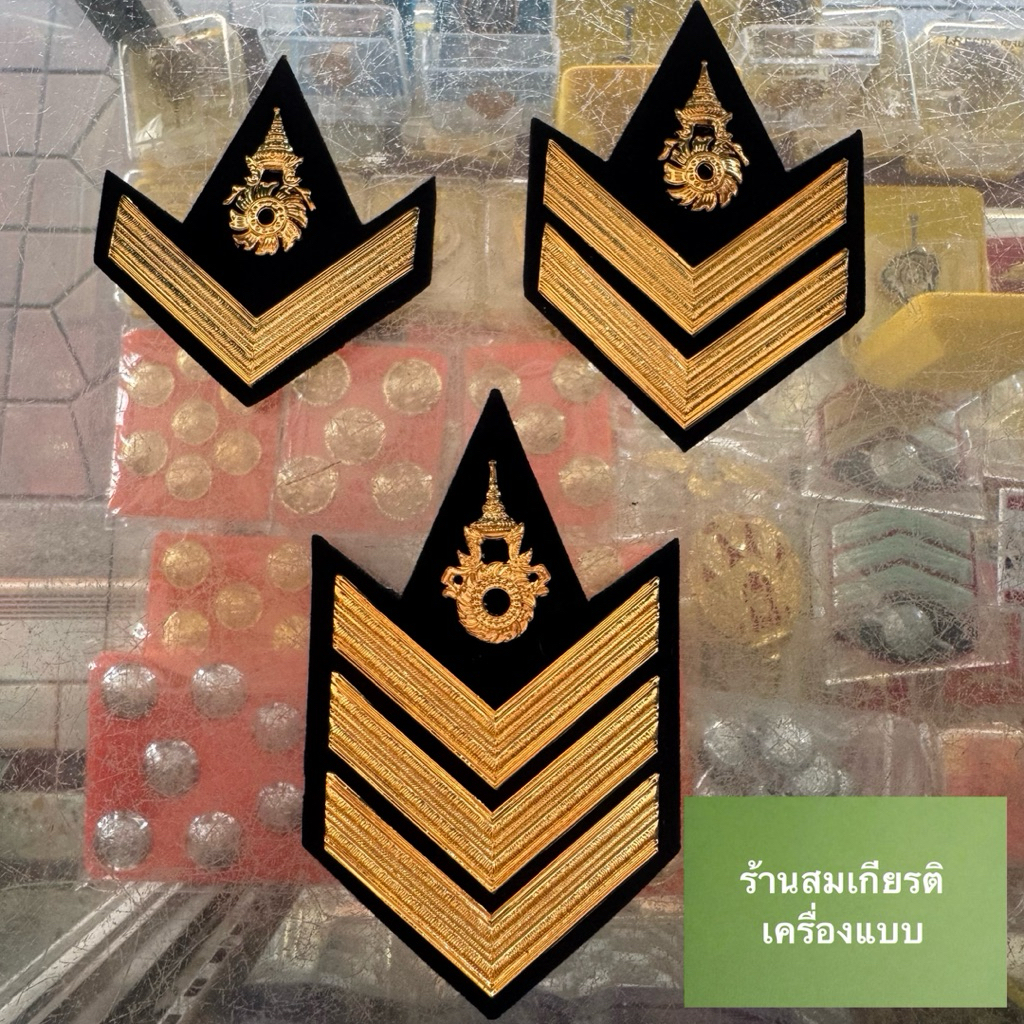 บั้งชุดขาว บั้งทหาร สิบตรี สิบโท สิบเอก (สต สท สอ) แบบโลหะ ด้านหลังเข็มกลัด