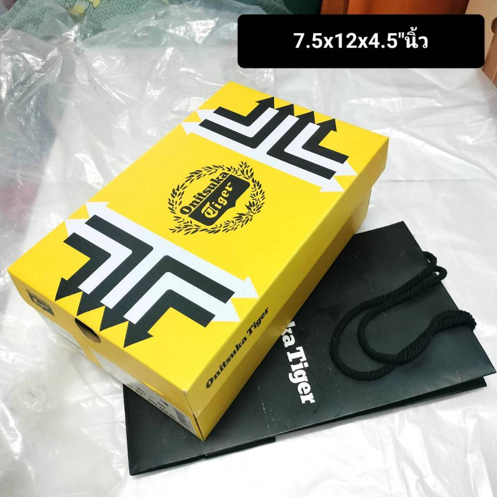 กล่องรองเท้า onitsuka tiger พร้อมถุง [ มือสองสภาพตามรูป ]