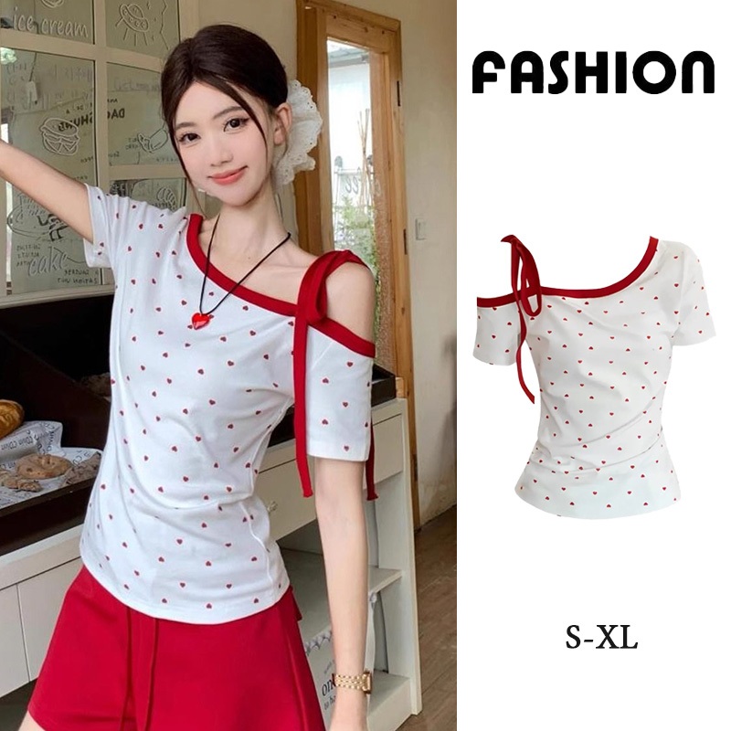 ส่งจากไทย🎀เสื้อยืดแขนสั้นเปิดไหล่จุดสีแดงสีขาวสำหรับผู้หญิง สลิมฟิตเอวหยิก สไตล์เกาหลี ONE SHOULDER TOP #F077