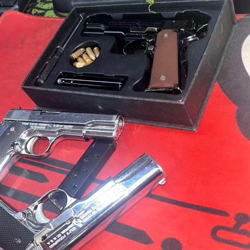 พวงกุญแจโลหะ M1911 COLT สเกล 1:2.05 มีหลายสี พร้อมส่ง