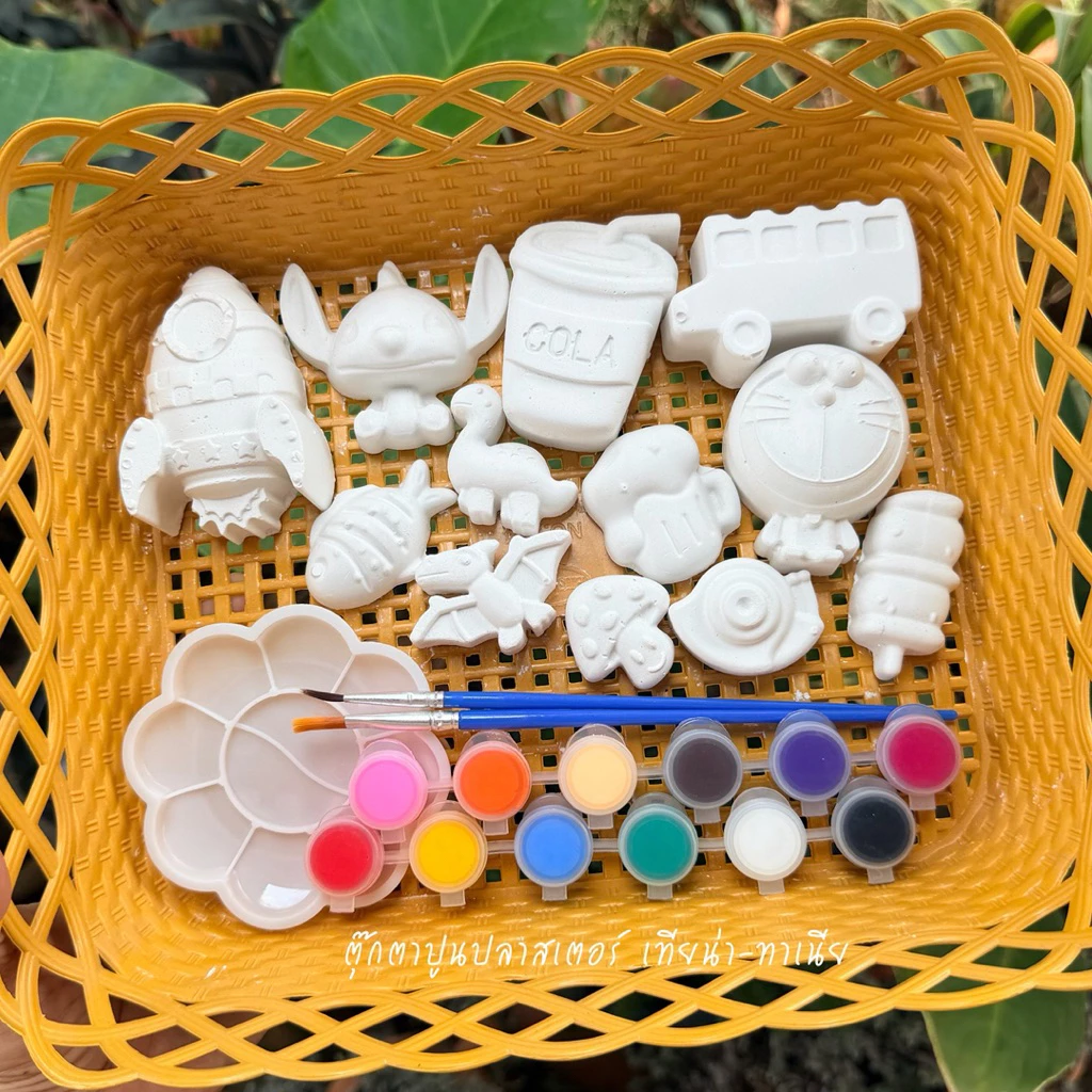 ของเล่น DIY ชุดระบายปูนปลาสเตอร์ คละแบบ 12 ชิ้น พร้อมสี 12 เฉดสี และพู่กัน 2 ขนาด และจานสี 1 อัน (ราคา ชุดละ 59฿)