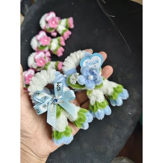 พวงมาลัยกำมะหยี่ พวงมาลัยไหว้แม่ ติดหัวใจรักแม่ให้ทุกพวง ขนาด 10*6 cm.