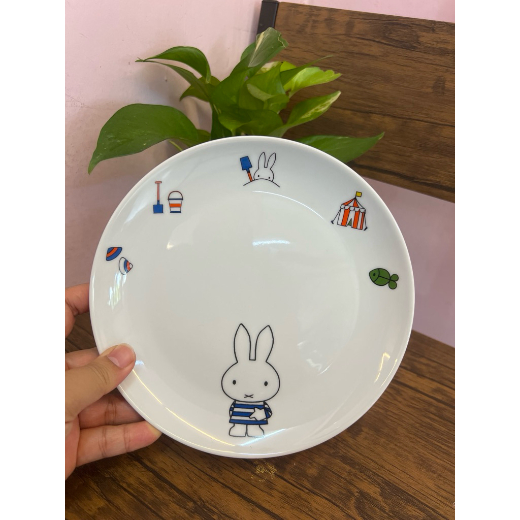 MF05502 - (สินค้ามือ2) จาน Miffy (Rabbit Stripe Shirt) ขนาด 7.5 นิ้ว