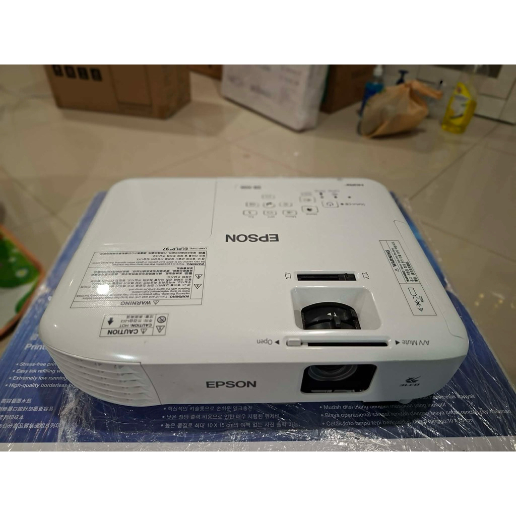 Epson EB-X06 XGA 3LCD Projector (3,600 lumens)