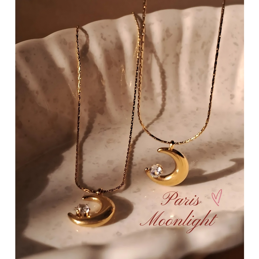 RUBY HAUS | Paris Moonlight Necklace| สร้อยคอจี้พระจันทร์ประดับเพชร วัสดุ Titanium Steel