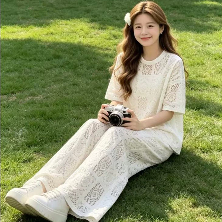 Swan shop ชุดเซ็ตผู้หญิง เสื้อถักลายฉลุ แขนสั้น + กางเกงขายาวทรงหลวม เอวยางยืด สไตล์เกาหลี น่ารัก ใส่สบาย