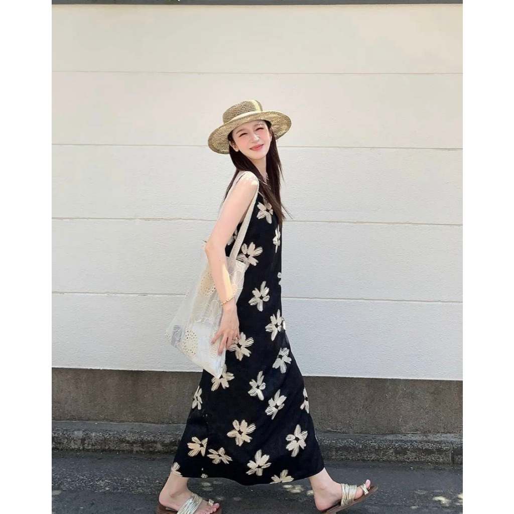 Mogwany  พรี / Mei Daisy Dress เดรสยาว ดีเทลลายดอกไม้ ใส่เที่ยว ทะเล คาเฟ่ น่ารักมาก เก็บโค้ดหน้ากิจกรรม