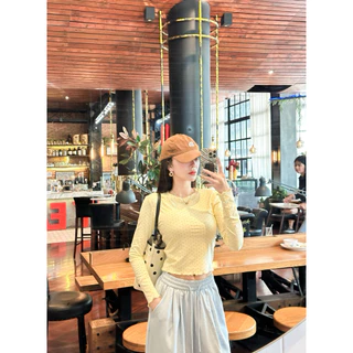 INFINITY : Yira Top (ไยร่า) เสื้อคอกลม แขนยาว ลายโพลก้าดอท ดีเทบขอบหยักเก๋ๆ ผ้ายูนิโคล