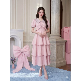 DW394 Britney Dress ชุดเดรสยาวทรงเข้ารูป ผ้าทอเบิร์นเอาท์ (Burnout Fabric) ปกบัวแหลมแต่งระบายรอบปกบนปกปักลายดอกไม้