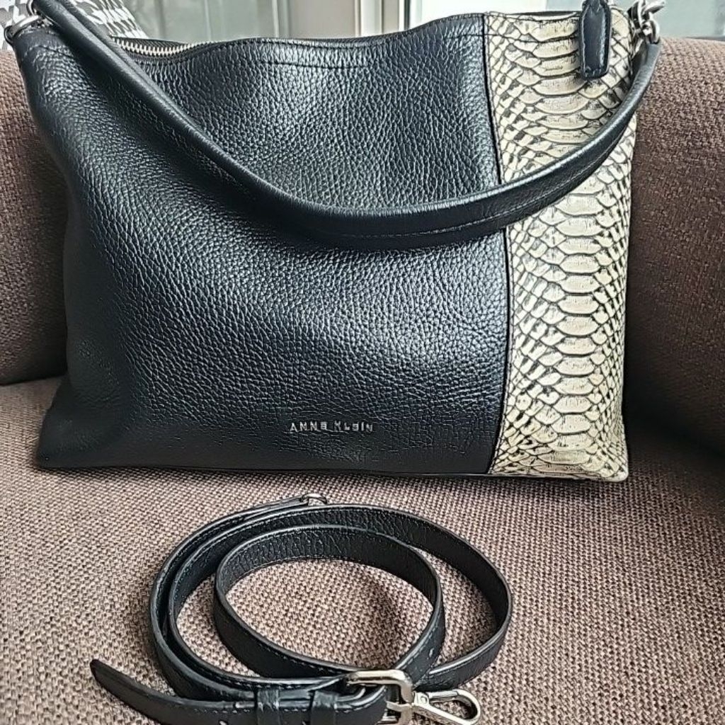 กระเป๋าสะพายหนัง Anne_Klein