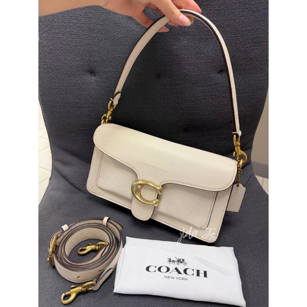 โค้ช (Coach) กระเป๋าสะพายไหล่ Tabby Shoulder Bag 26 สีดำ/ขาว ไซส์ 26 ซม.