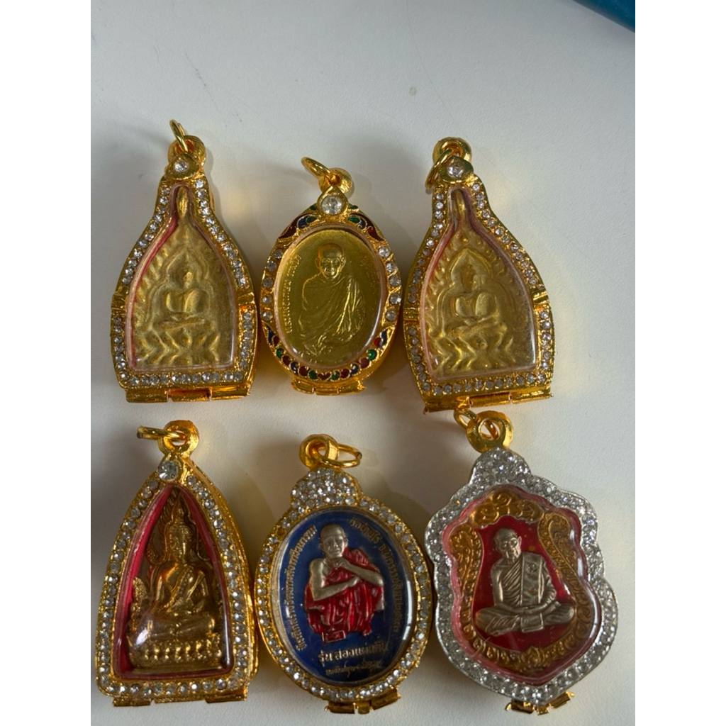 พระเลี่ยมกรอบตลับทองไมคอน องค์ละ300 บาท ส่งตามรูปที่กดสั่ง