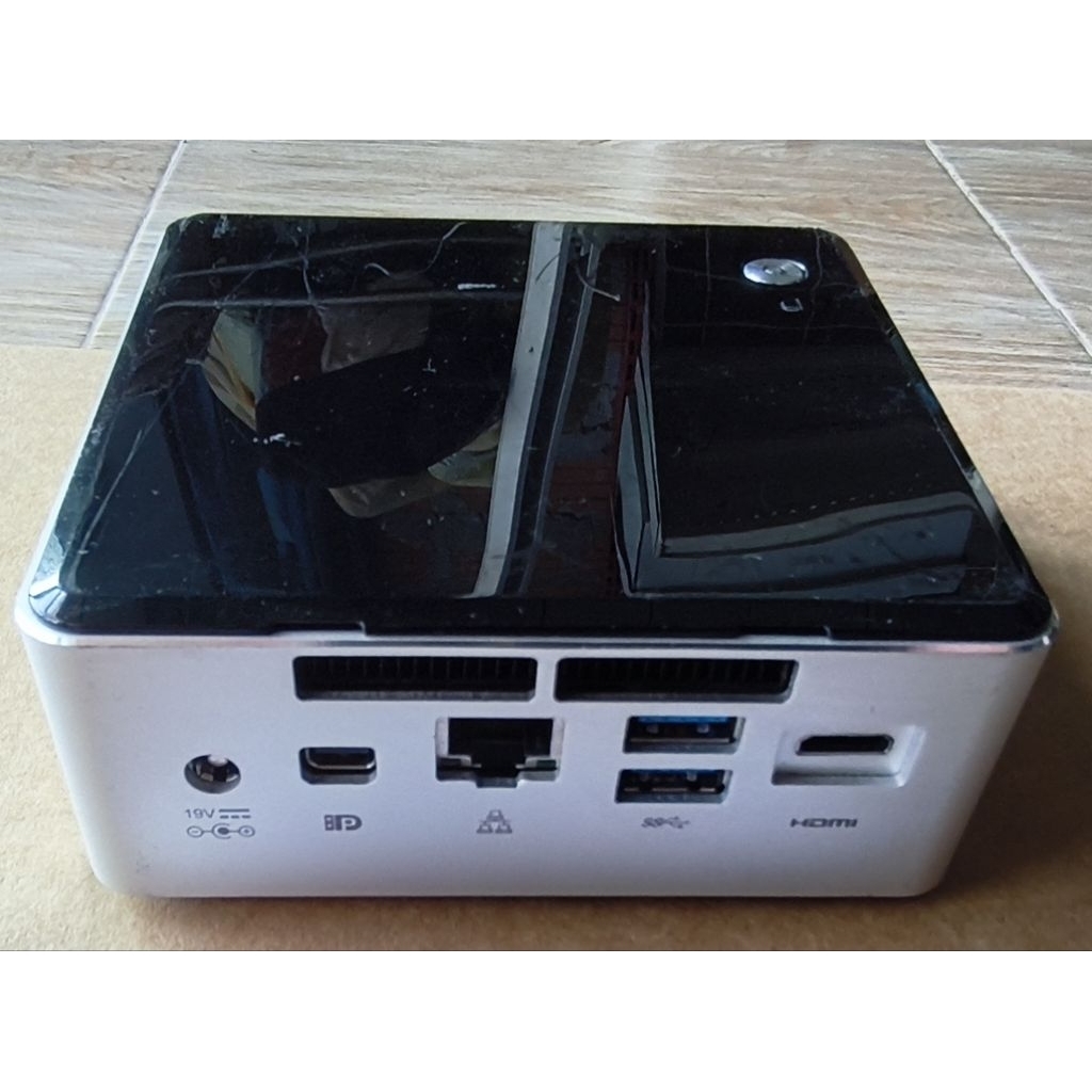intel NUC 5 i3RYH  mini PC i3-5010u ram8GM ssd120GB (มือสอง)