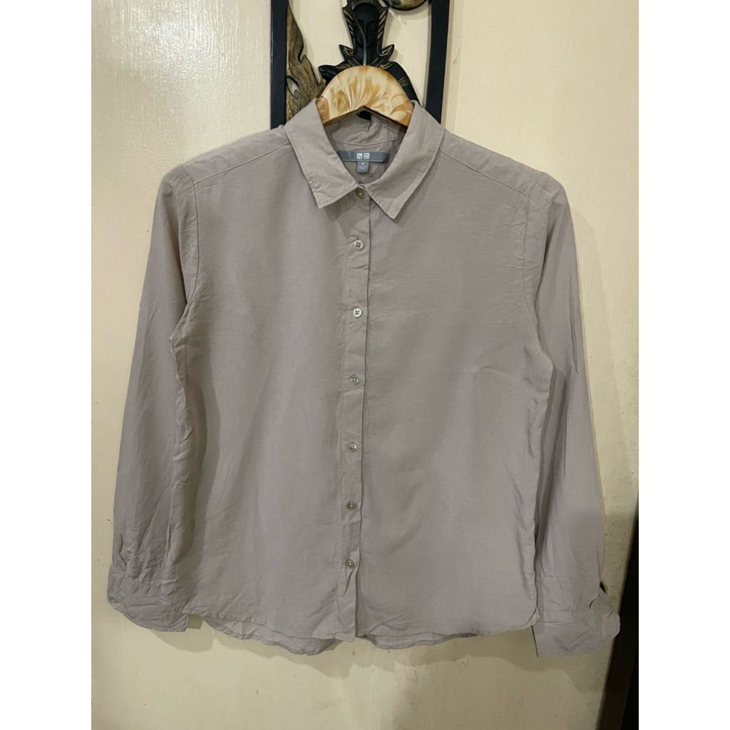 เสื้อเชิ้ตหญิงผ้าเรยอนสีสวย uniqlo แทั อก37มือ2สวย