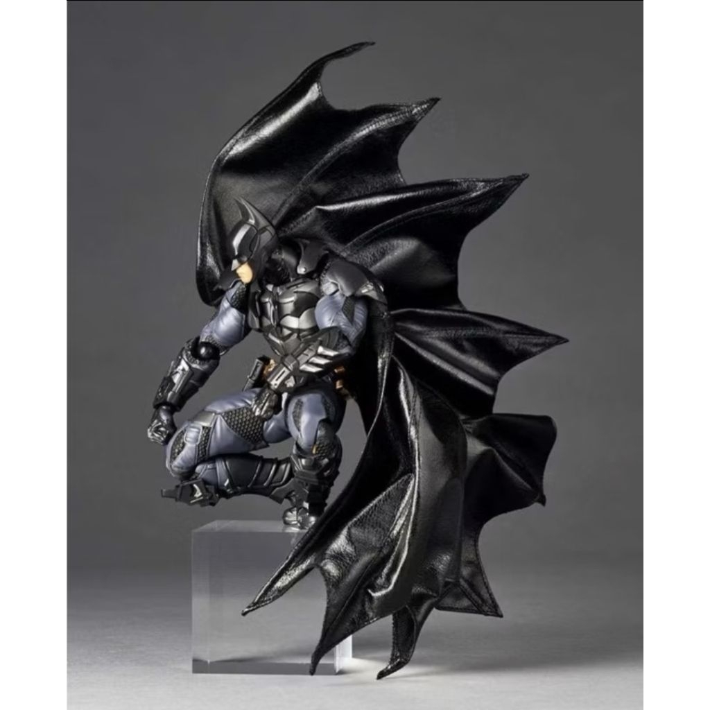 Revoltech Amazing YamaguchiBatman + Bonus (Batman Arkham Knight Ver.)