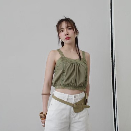 Akkara Studio - LEXI LACE TOP (เล็กซี่ เลซ ท็อป) เสื้อครอปดีไซน์ลูกไม้นำเข้า ให้ลุคละมุน feminine ชายเสื้อแต่งขอบลูกไม้