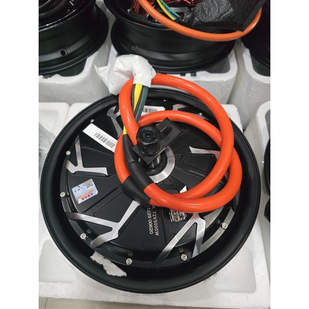 มอเตอร์ QS 12นิ้ว 5000W V.3 สายแบน2ฮอเซ็นเซอร์ สำหรับสายแรง 160-180GPS (พร้อมจัดส่งในไทย)