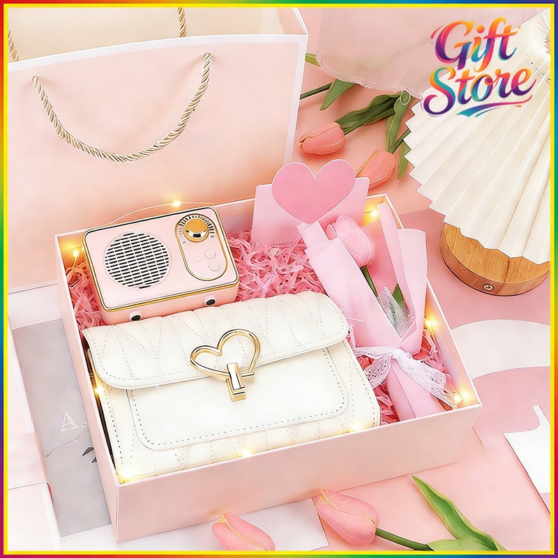 【Gift Bag+Card】Gift กระเป๋าสะพายข้างสี่เหลี่ยมเล็กดีไซน์แฟชั่นทันสมัย หัวใจล็อก สีพื้น ปักลายตาราง