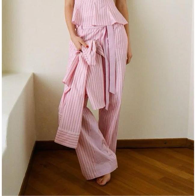 Zara Striped Poplin ที่ออกมา สีหวานจริง ได้ลุคแบบชิคๆ สบายๆ แต่แอบหวานอยู่ เพิ่งมาใหม่ล่าสุด  สีชมพูลายทาง