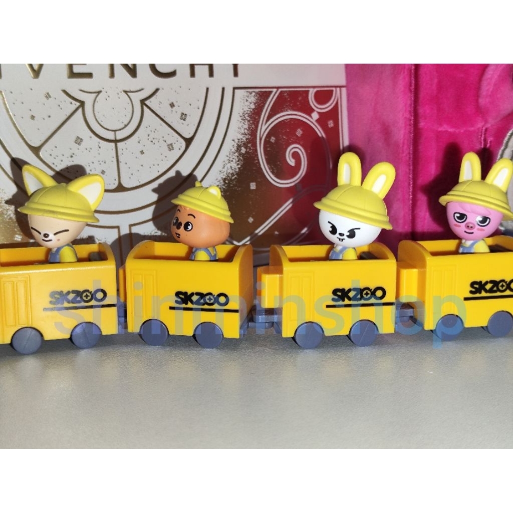 skzoo🐣gashapon🚂🐣🐺🐶🐹🐷🦊🐰🐱