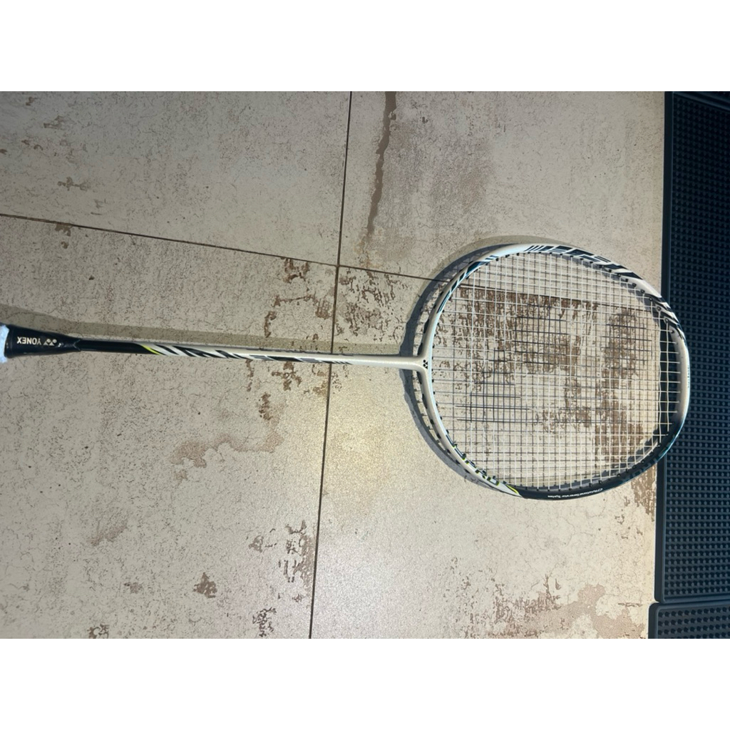 yonex astrox 99 pro white tiger