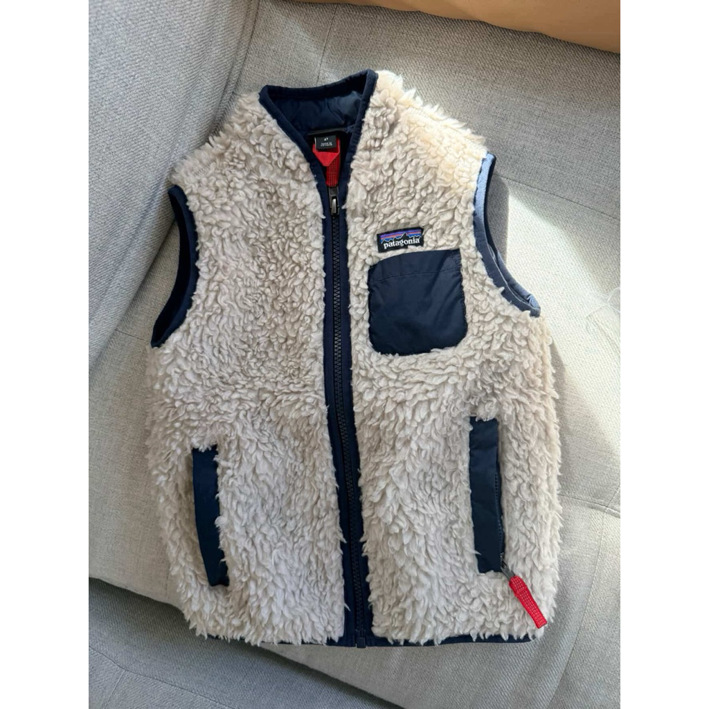 เสื้อกันหนาว Patagonia size 4 year