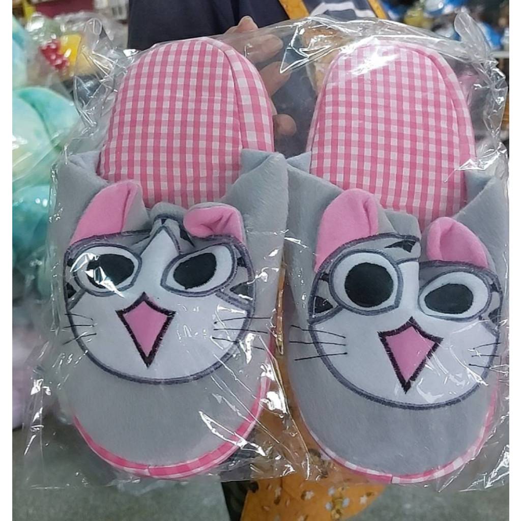 รองเท้าใส่เดินในบ้านพื้นหนามีกันลื่นลายหน้าแมวจี้ราคาเพียง157บาท