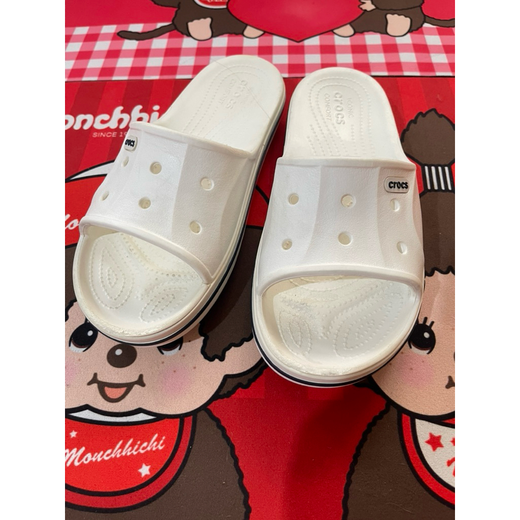crocs รองเท้าแตะ  แบบสวมสีขาว size w7 = 38