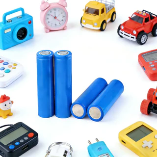 ถ่านชาร์จ 18650 3.7V 2200 mAh แบตเตอรี่ลิเธียมไอออน แบบชาร์จใหม่ได้ ราคาสุดคุ้ม 4 ก้อน 100 บาทคละสี