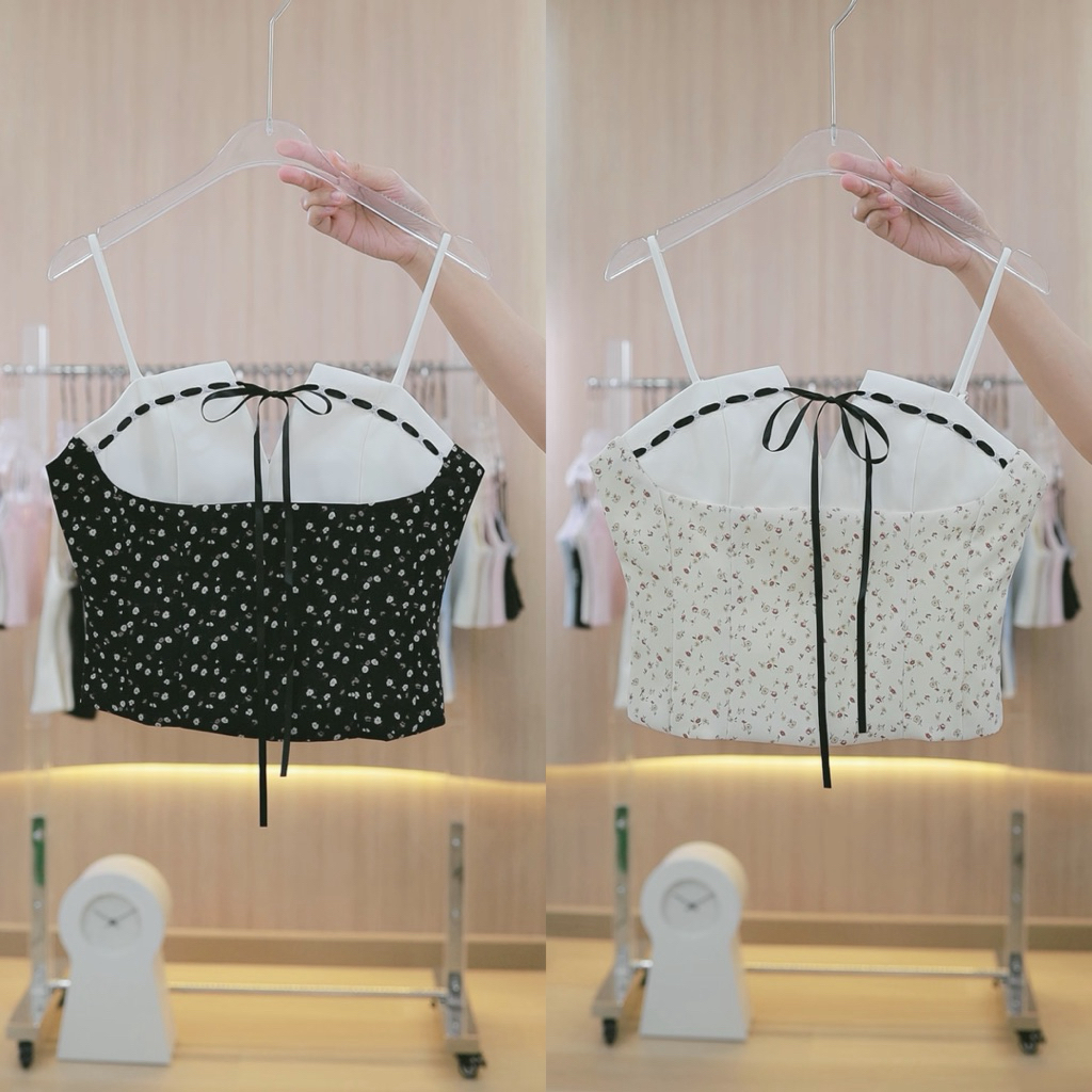 LAVENDER TOP (เฉพาะเสื้อ) สายเดี่ยวดีเทลใช้ผ้าสองแบบมาแมตช์กัน พร้อมโบว์ผูกด้านหน้า