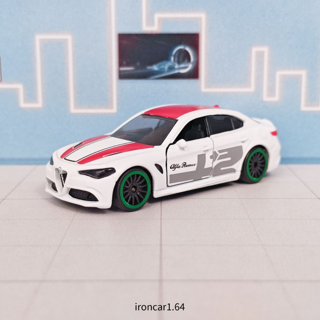 โมเดลรถ majorette alfa romeo giulia สีขาวแดง หายาก