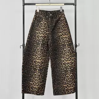 Atipashop - Leopard Muse Barrel Jeans (#A053) กางเกงยีนส์ขายาว ทรงมินิบาร์เรียล ดีเทลลายเสือ