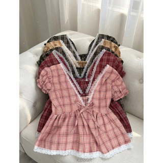 เสื้อคอวีแขนตุ๊กตา detail แต่งลูกไม้ลายสก็อตน่ารักทรงคอ V ลึกผูกโบว์หน้า