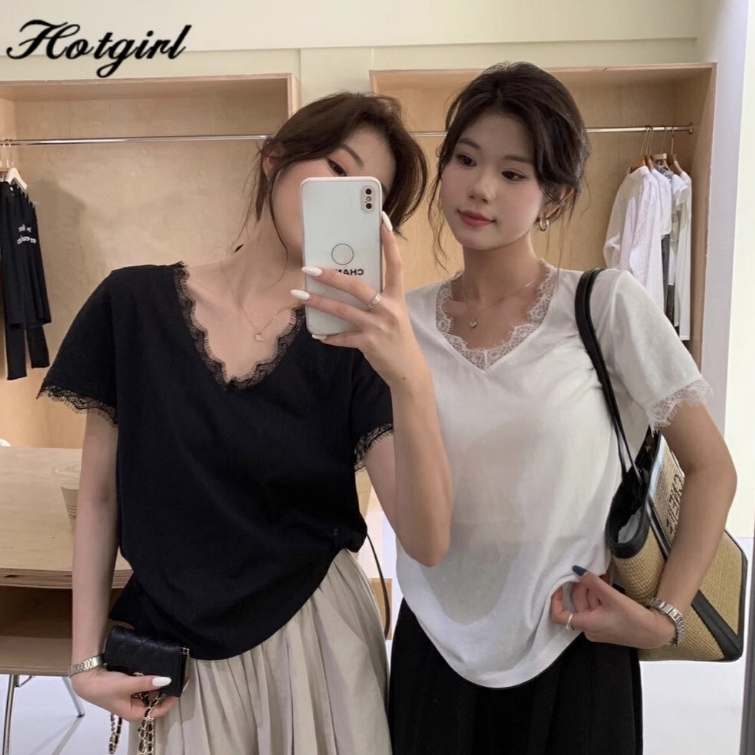 Hotgirl พร้อมส่ง เสื้อยืดลำลองสำหรับผู้หญิง เสื้อยืดแฟชั่นคอวี สีพื้น ดีไซน์ขอบลูกไม้ฝรั่งเศส หลวมและสบาย