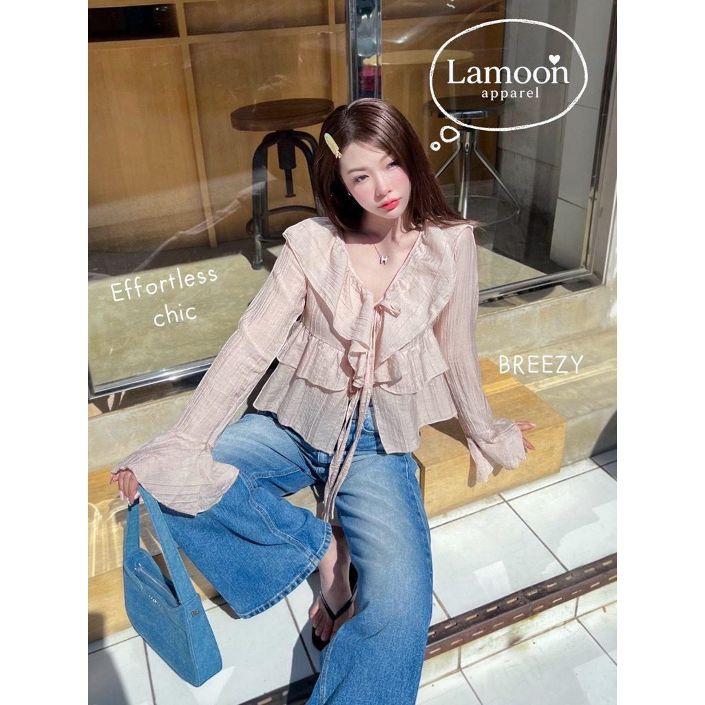 [พร้อมส่ง] Bershaka top เสื้อแต่งระบายเเขนยาวปลายกระดิ่ง ชุดไปคาเฟ่ ชุดไปทะเล by Lamoon apparel