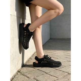 KEEN UNEEK รองเท้าแตะรัดส้นกลางแจ้ง กันกระแทกรอบด้าน ซับนิ่มกระชับ เป่าไว รองรับทุกกิจกรรม ใส่เดินป่าลุยน้ำ