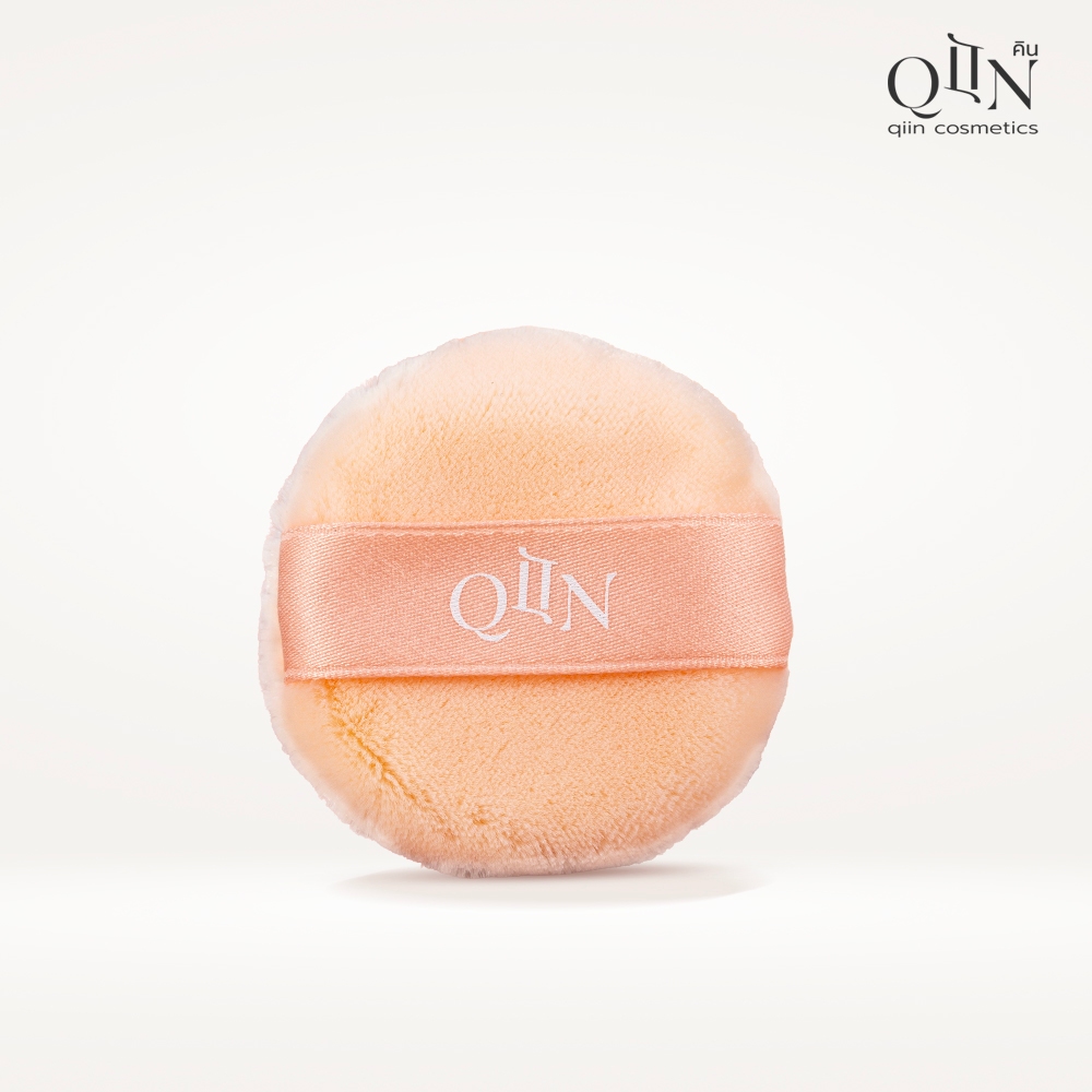 QIIN Fluffy Peach Puff คิน ฟลัฟฟี่ พีช พัฟ สัมผัสนุ่มฟูพิเศษโทนสีพีชละมุน กระจายแป้งได้สม่ำเสมอ